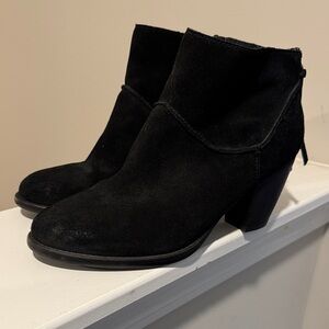 Steve Madden Black Suede Ankle Booties